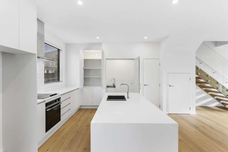 8/37 Saint Vincent Remuera_4