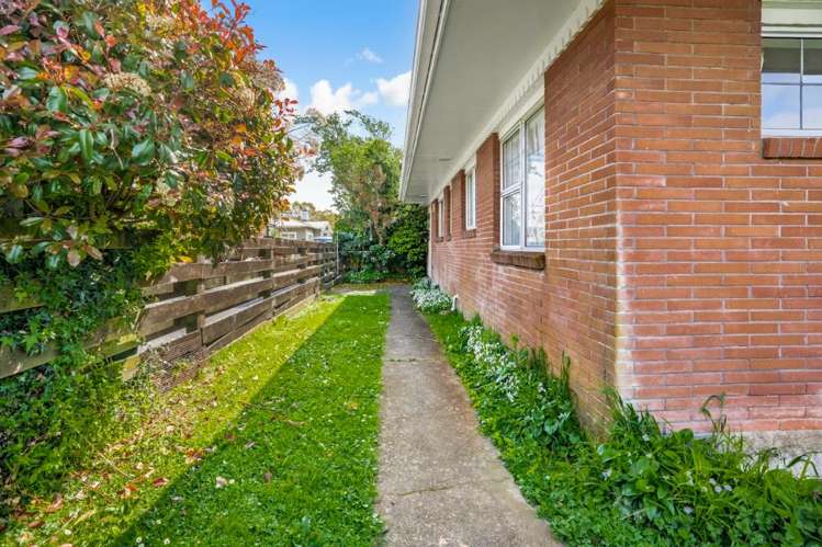 4/14 Fuller Grove Woburn_16