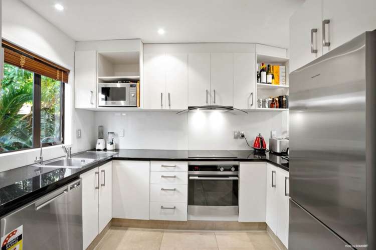 61/92 Bush Road Albany_4