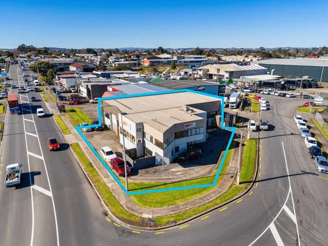 Freehold Corner Site, Dual Access
