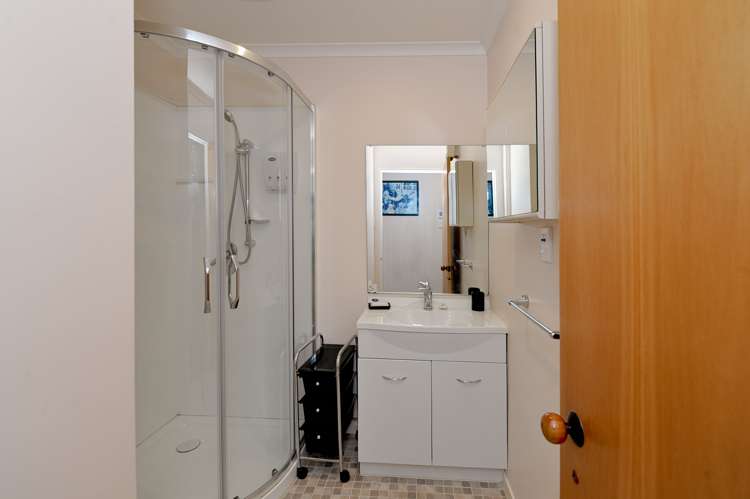 37d Eastbourne Street Caversham_14