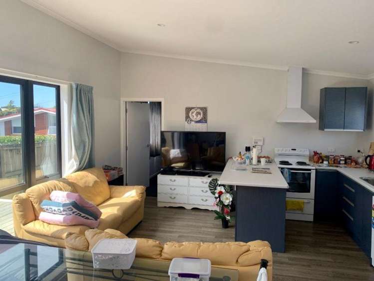 325A Cobham Drive 1076_4