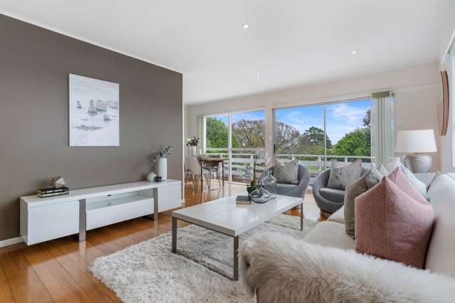 8 Tupaki Place Pakuranga Heights_1