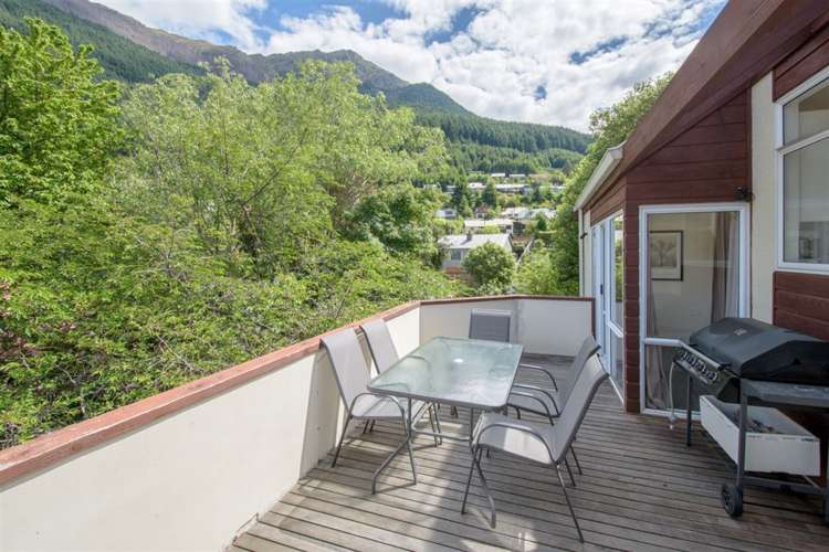 8 Mackinnon Terrace Fernhill/Sunshine Bay_10