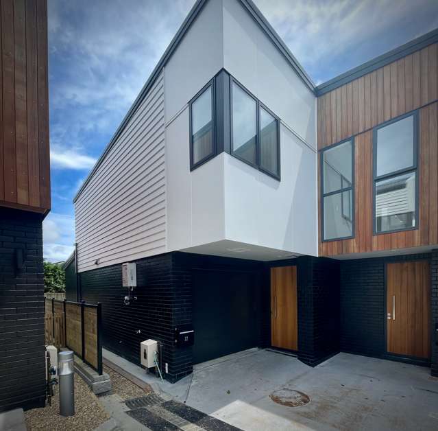 Private, Quiet & Central to Benson Road