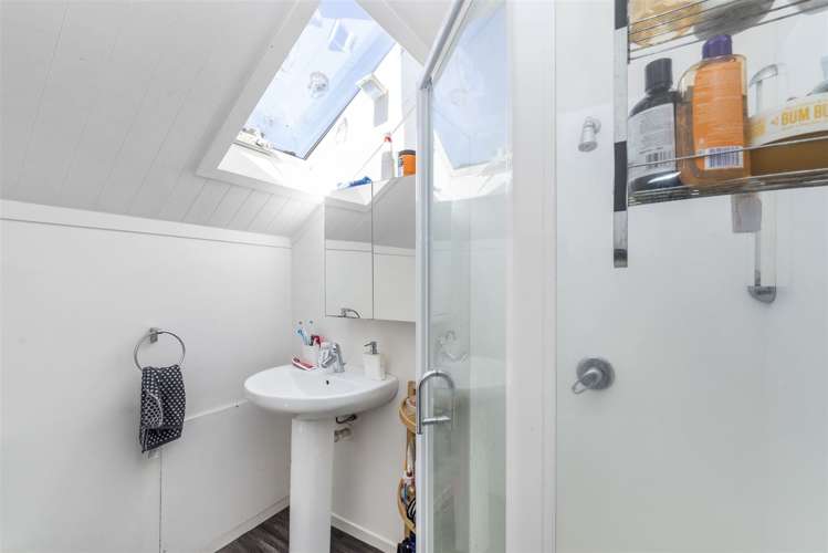 1042a Great North Road Point Chevalier_10