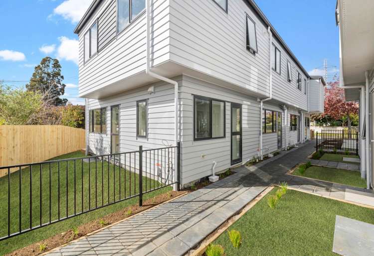 1/1 Clayton Avenue Otara_17