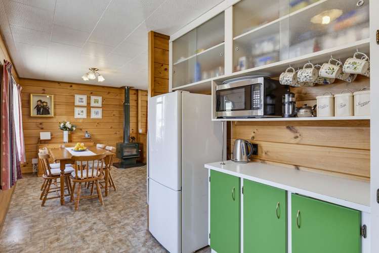 15 Muaupoko Street Hokio Beach_40