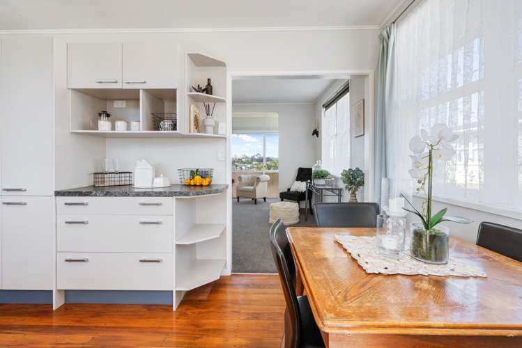 10 Ogle Crescent Kamo_6