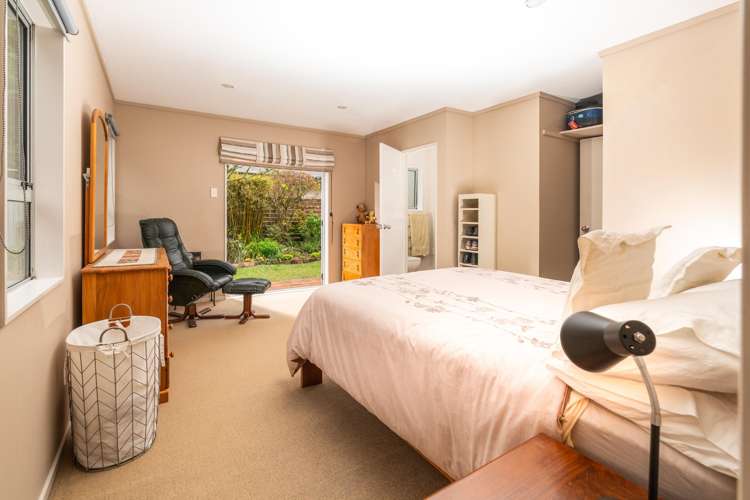 12 Fiona Grove Karori_5
