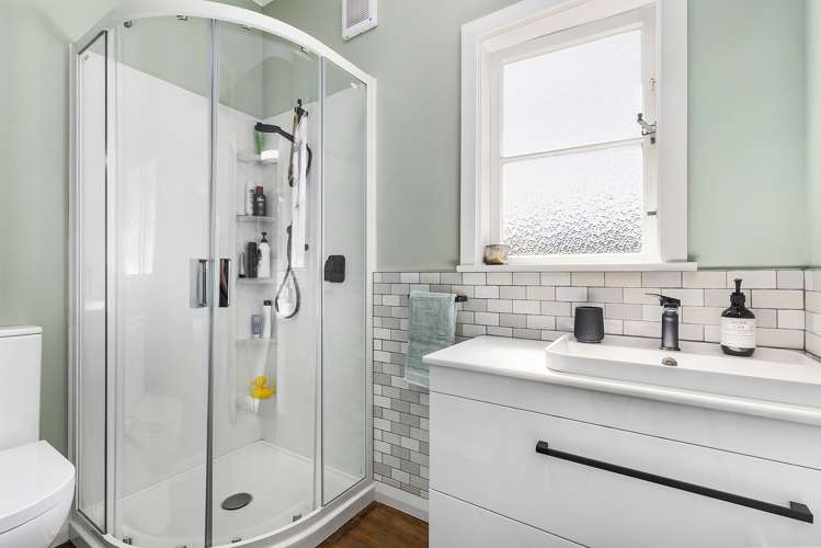 122 Tauhinu Road Miramar_13