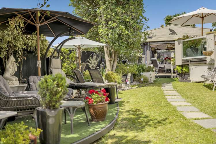 5 Borrowdace Avenue Botany Downs_25