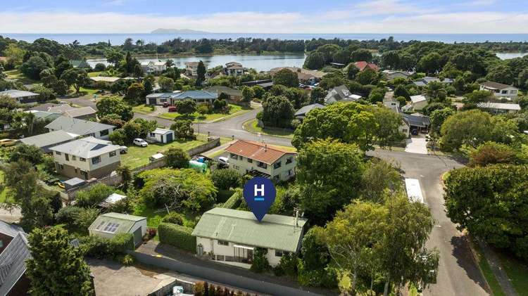 2 Adela Stewart Drive Athenree_26