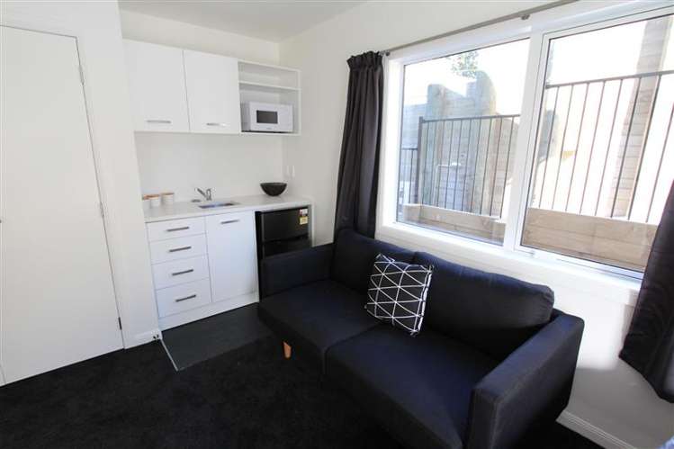 B/1/5 Edgecumbe Street 3295_5
