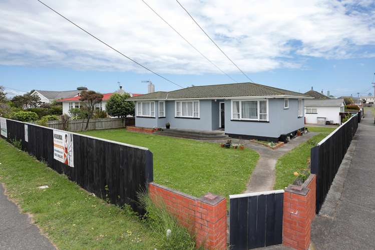 81 Bridge Street Bulls_16