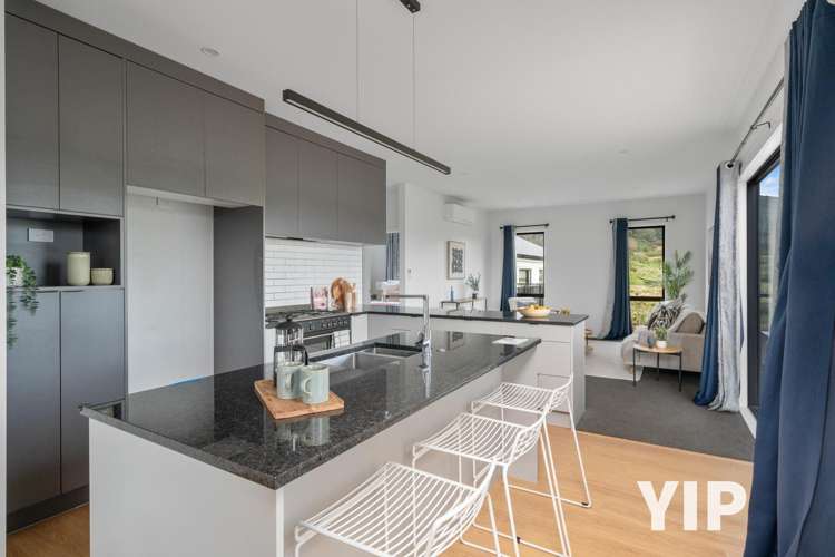 36 Hokioi Drive Kenepuru_1