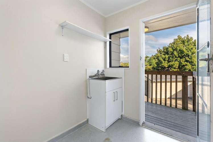 1 and 2/58 St Annes Crescent Wattle Downs_9