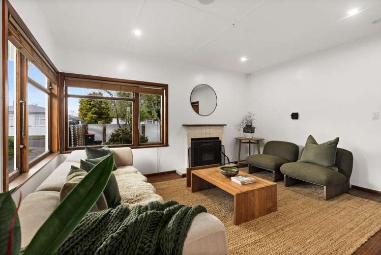 809 Maitland Crescent Mayfair_6