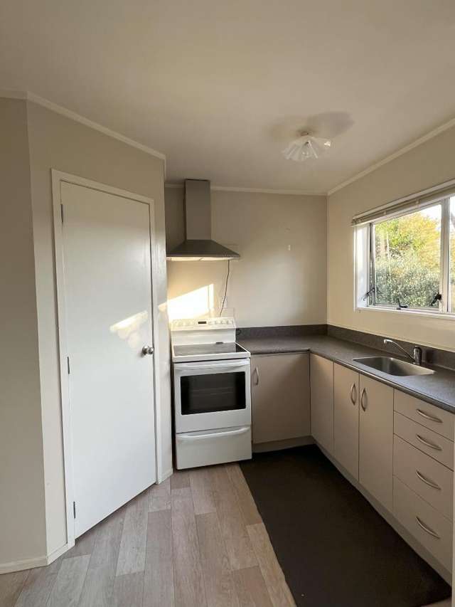 61 Eden Terrace 11601_2