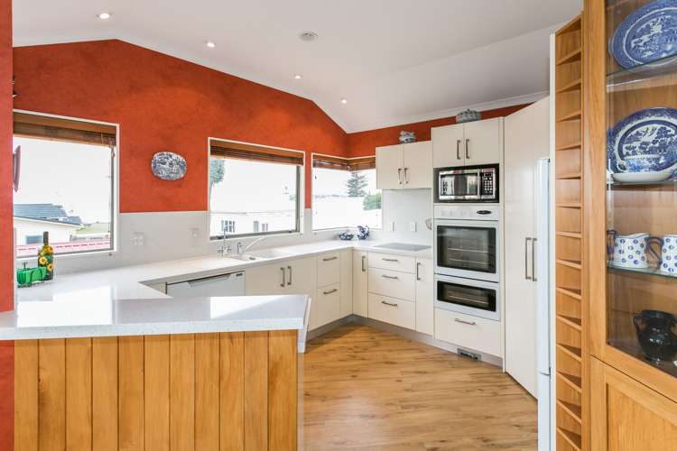 37a The Esplanade Westshore_1