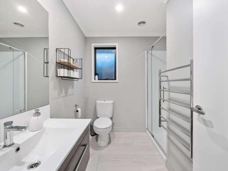 59 Kahuparere Crescent Pyes Pa_14