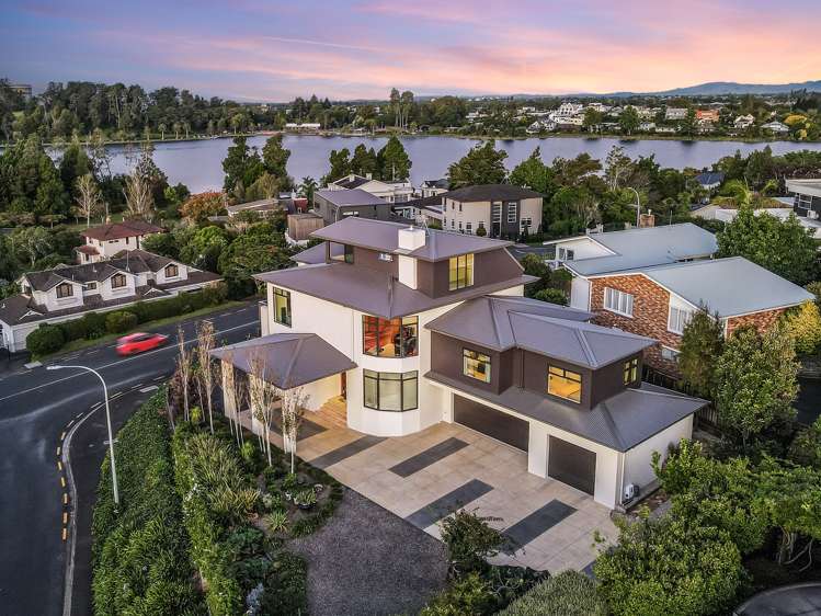 145 Lake Crescent Hamilton Lake_2