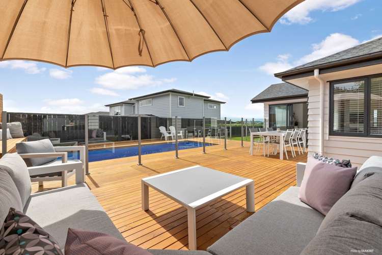 9 Eastview Crescent Stanmore Bay_15