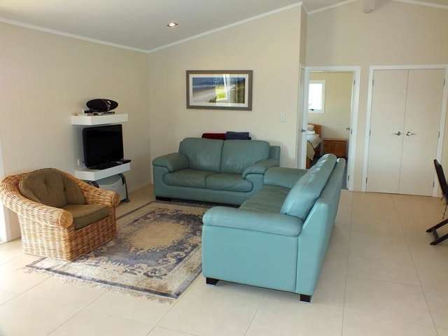 167 The Fairway Matarangi_4