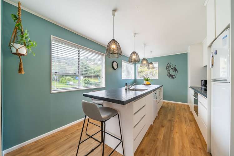 6 Spey Place Papakowhai_5