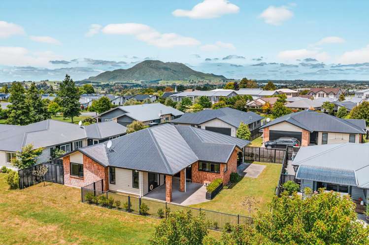 13 Maison Way Rangatira Park_18