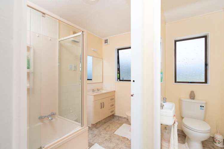 51 Percy Dyett Drive Karori_12