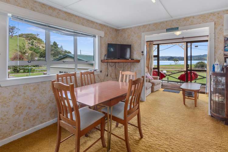 8 Hugh Barron Way Whananaki_13