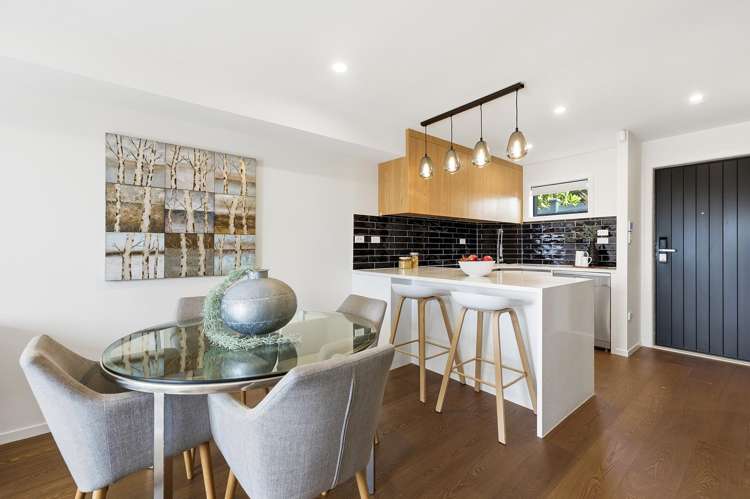 2/19 Trias Road Totara Vale_15