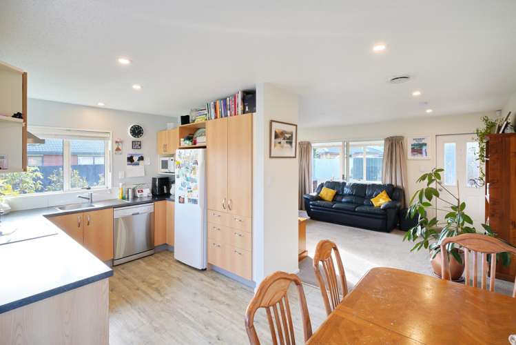 7b Ronald George Place Parklands_4