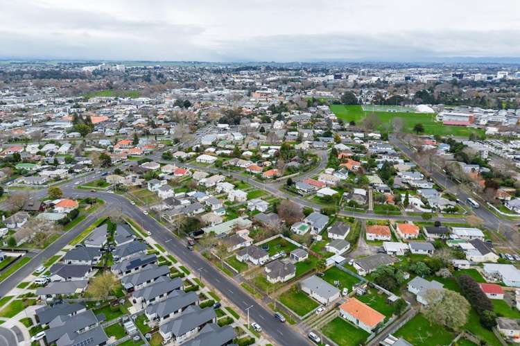 41 Old Farm Road Hamilton East_24