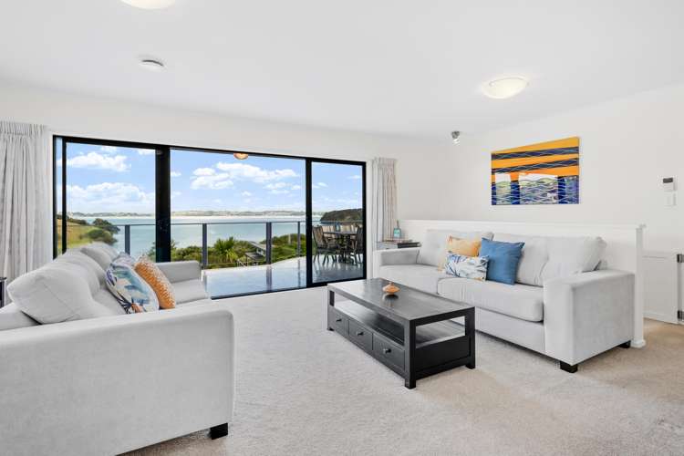 4 Kookaburra Drive Campbells Beach_11