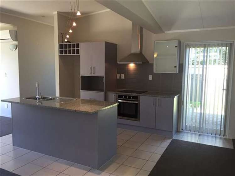 13 Merlot Lane Pukekohe_6