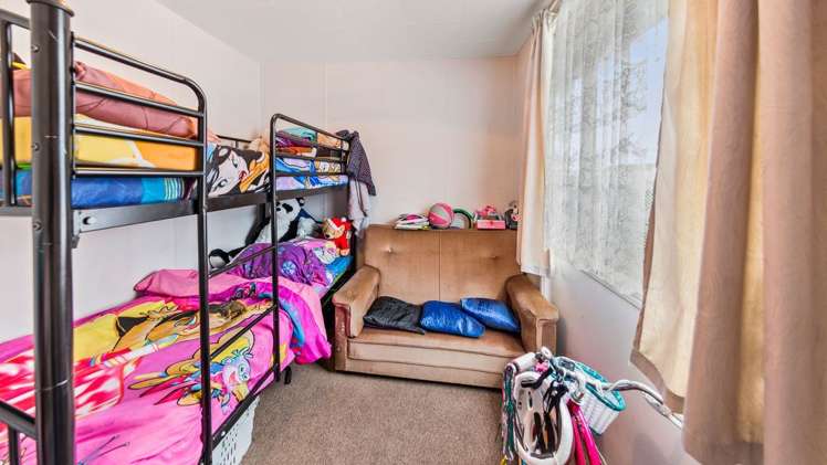 4/15 Barneys Farm Road Clendon Park_6