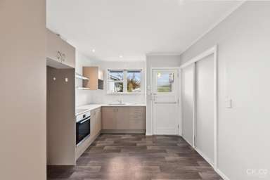 2/28 Ararino Street_1