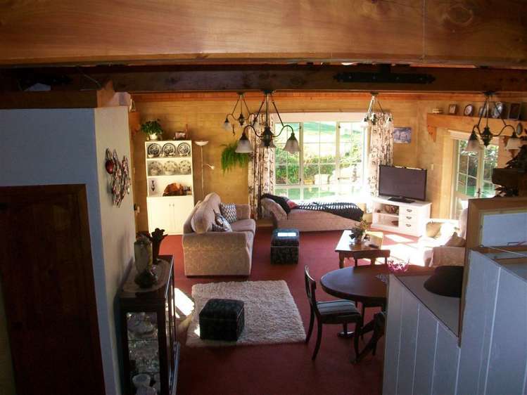 16 Poland Street Waikino_11