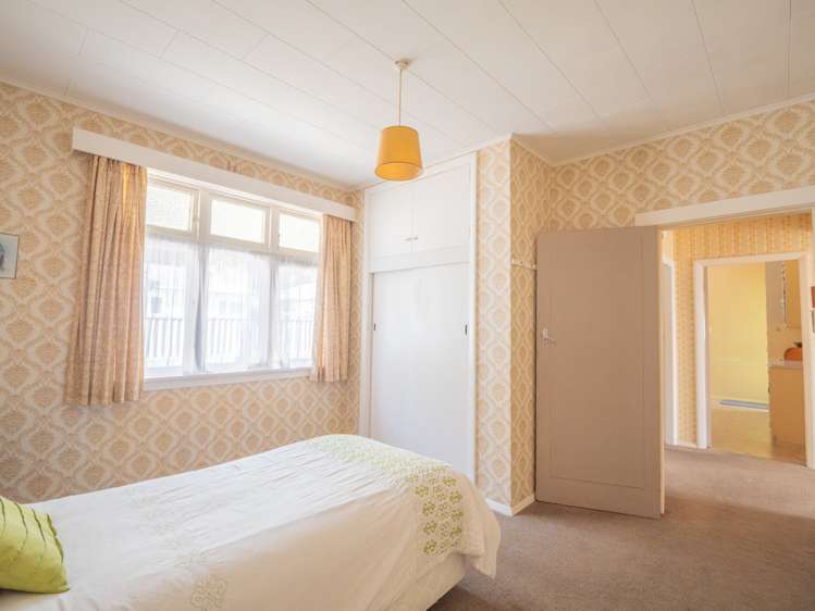 3 Marine Parade Eastbourne_14