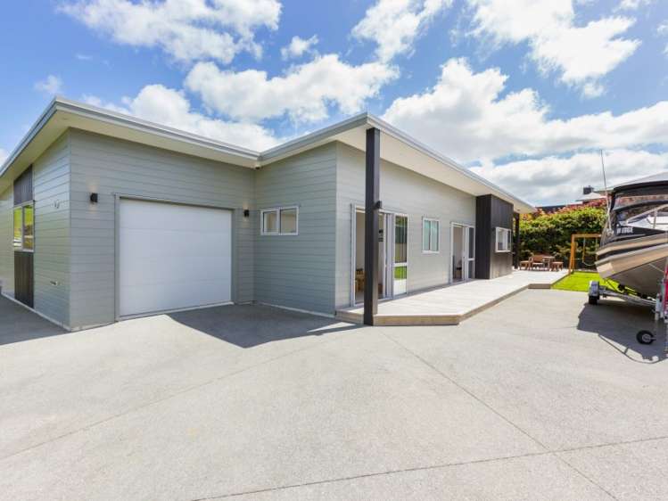 20 Laly Haddon Place Matakana_18