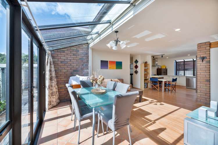 22 Greenvalley Rise Glenfield_6