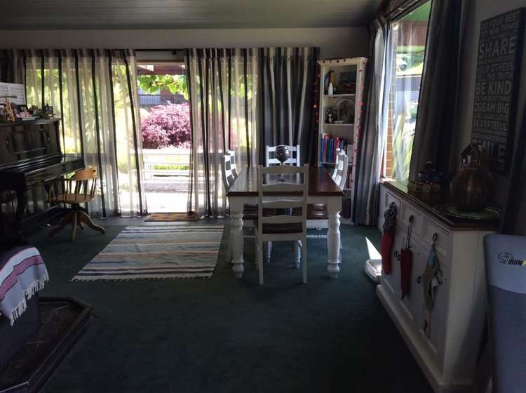 12 Lochy Road Fernhill/Sunshine Bay_9