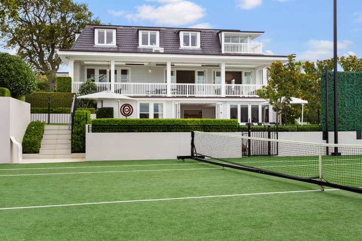 9 Karori Crescent, in Orakei, Auckland, has a touch of Hollywood glamour. The six-bedroom, six-bathroom mansion is for sale by negotiation. Photo / Supplied