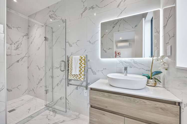 10 Teitei Rise Flat Bush_35