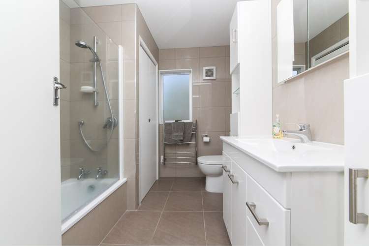 2/2 Cutler Street New Lynn_13