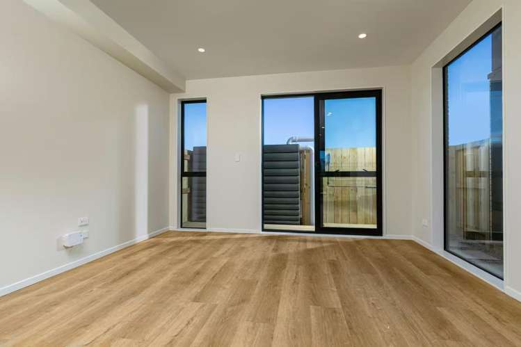 2/18 Scott Road Hobsonville_7