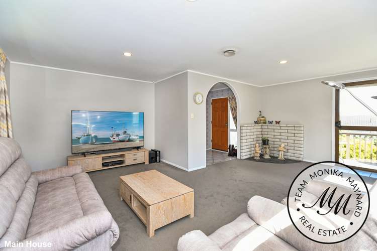 18 Deodar Place Totara Heights_2