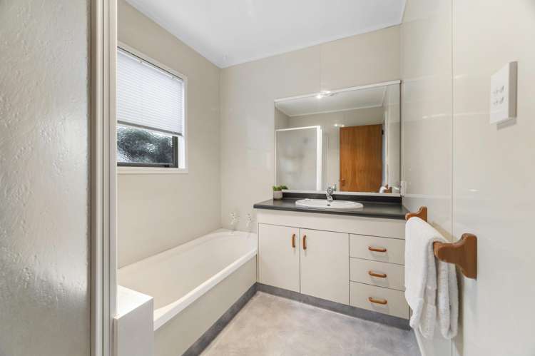 24 Barraud Place Pukehangi_9